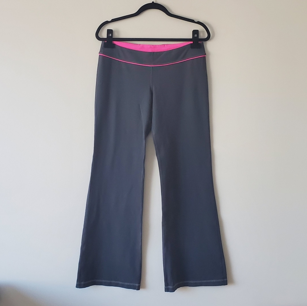 GUC Lululemon flare/bootcut yoga pants, size 10, charcoal grey & neon pink
